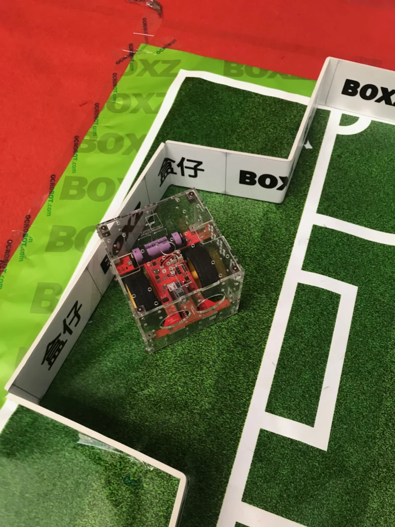 BOXZ 机器人，透明亚克力盒版本